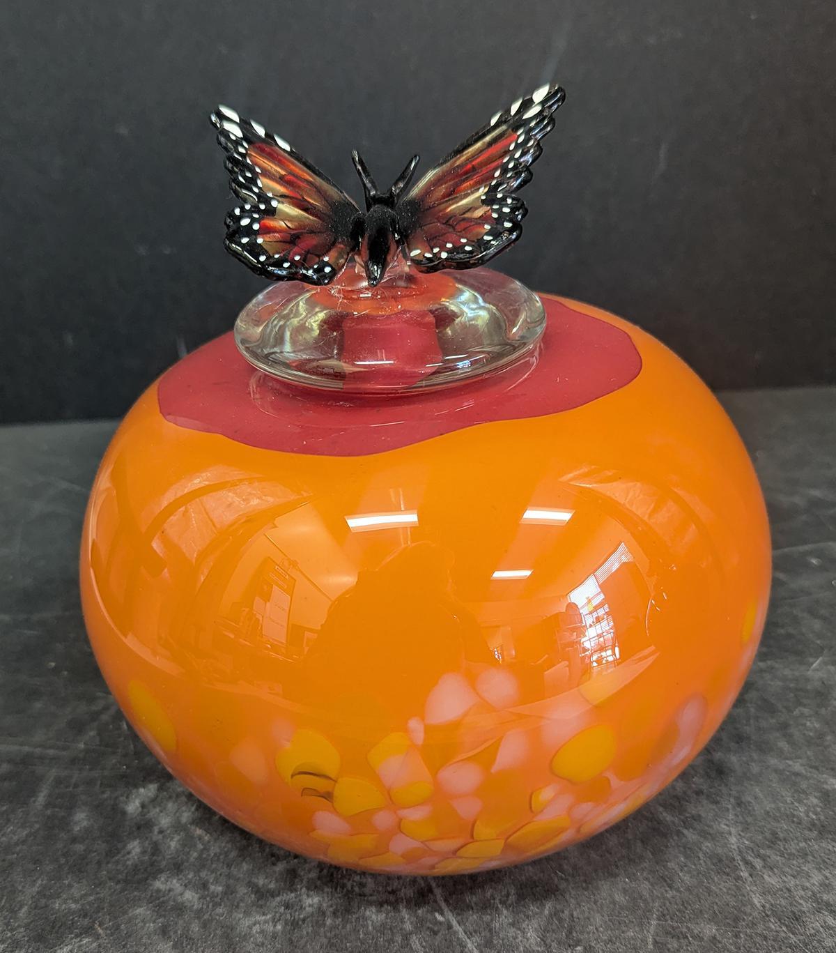 529 Butterfly Vessel w/lid