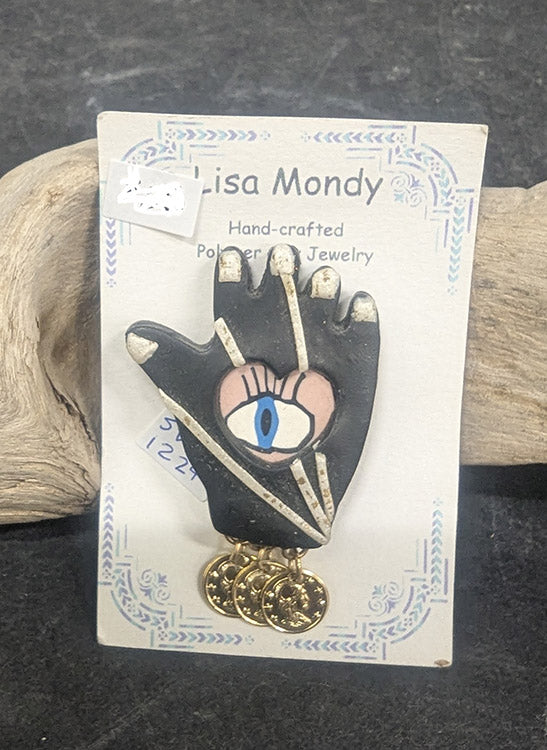 1224sws Hand with eye & charm