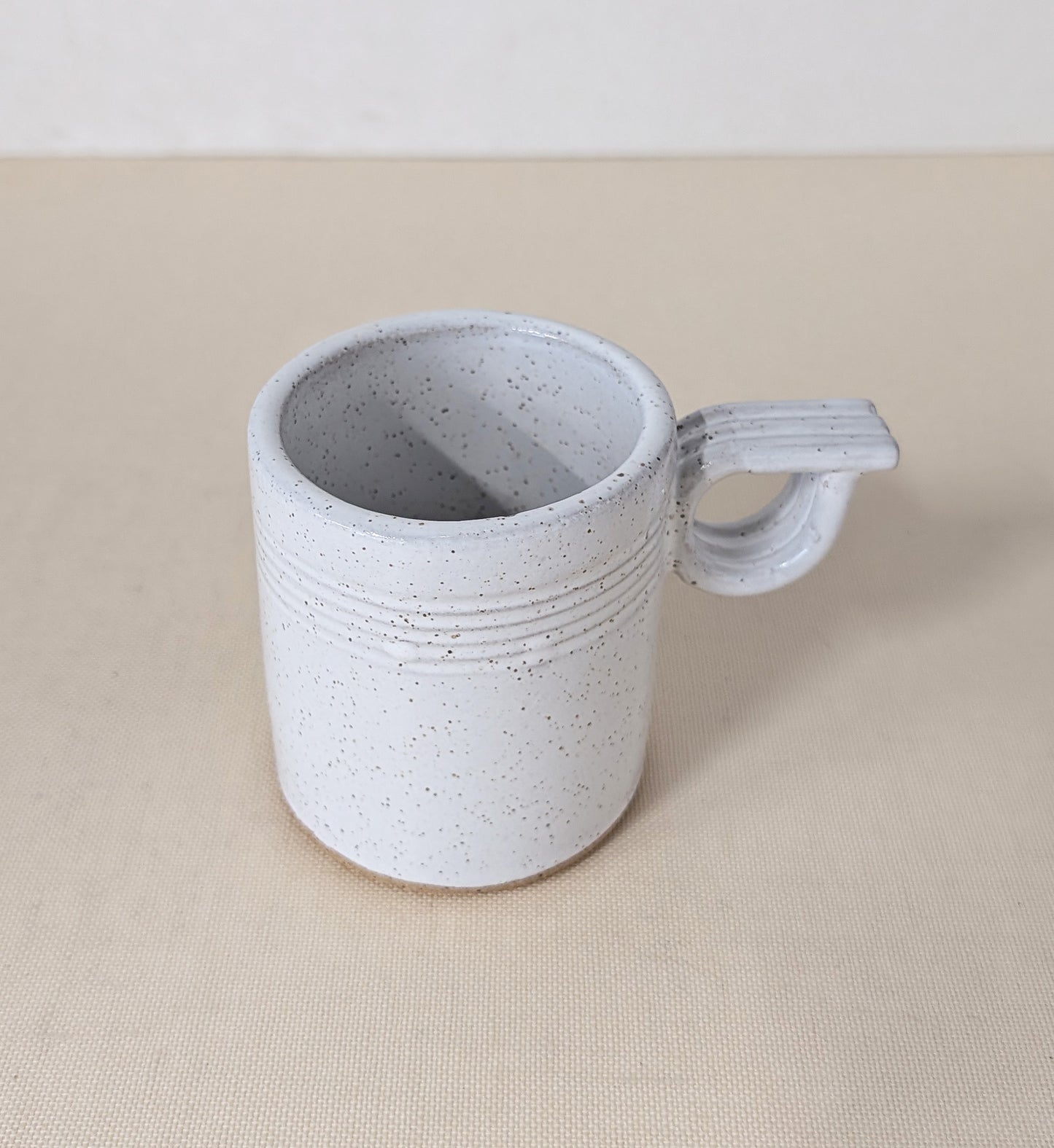 Mug with trigger handle - sm