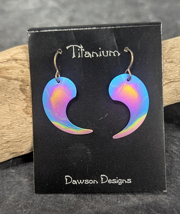 839 Ti Comma Earrings