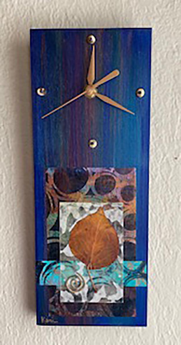 119 Clock Blues w/Leaf