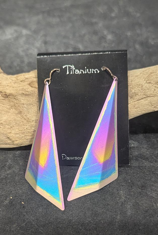 829 Estra lg Triangle Earrings