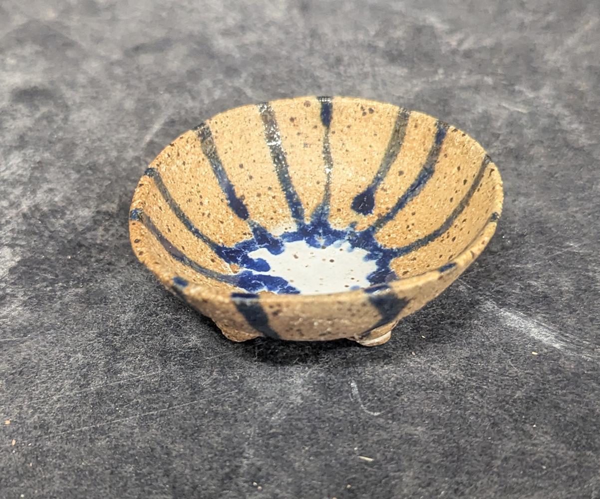 169 Small Brown Bowl w/blue stripes