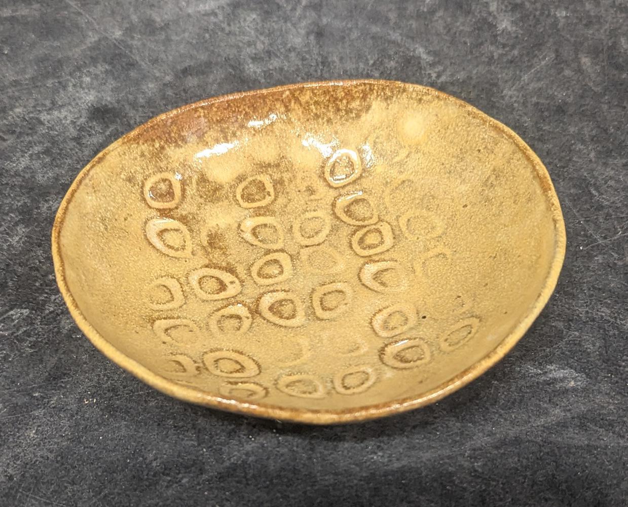 155 Round Beige Textured Dish