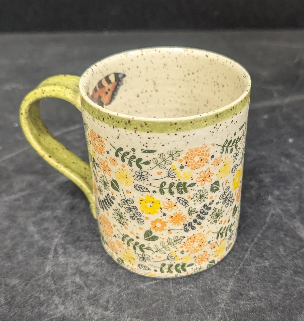 156 Little Flower w butterfly mug