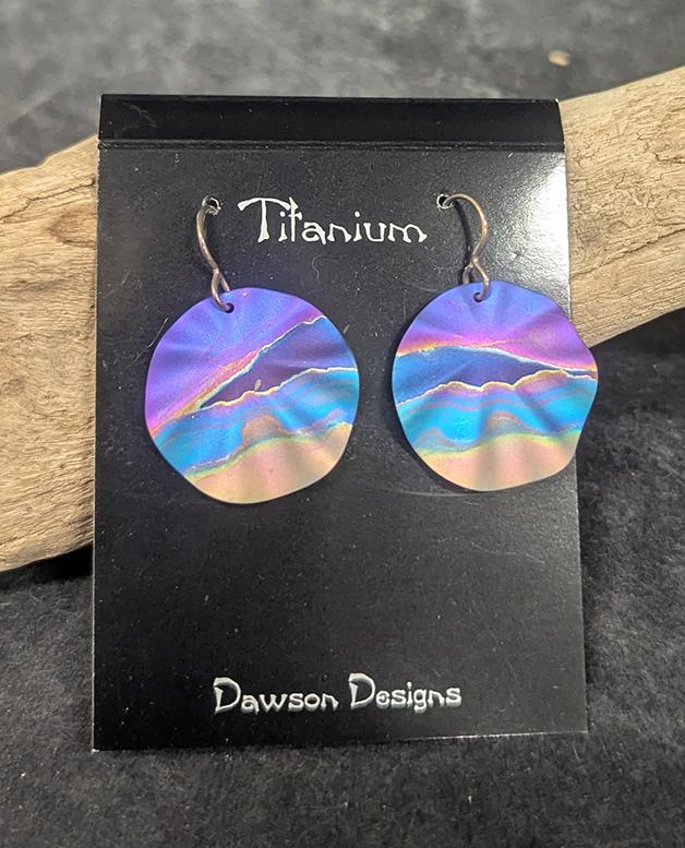 843 Ti Round Lily Earrings