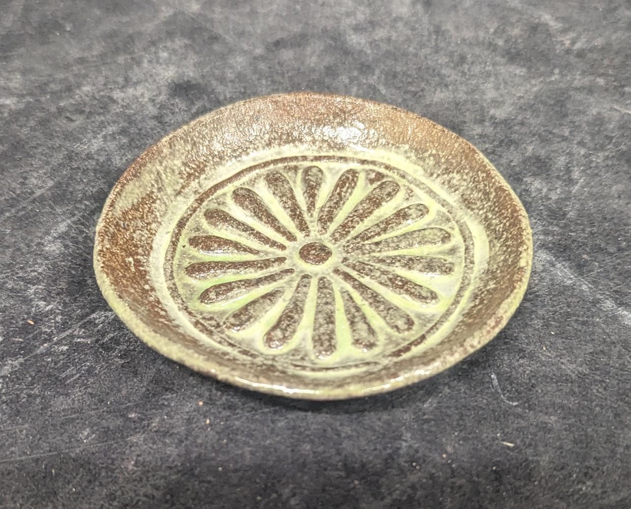 168 Small Brown & Light green Flower Plate