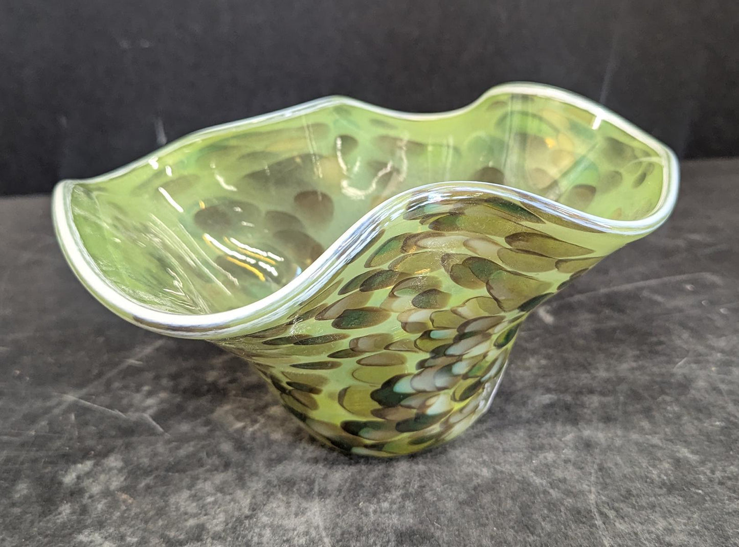 527 Small Fluted Bowl Green