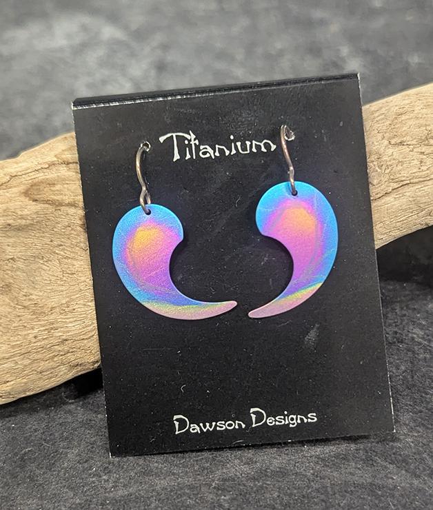 840 Ti Comma Earrings