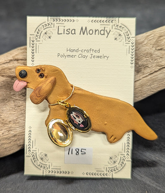 Dachsund with locket 1185