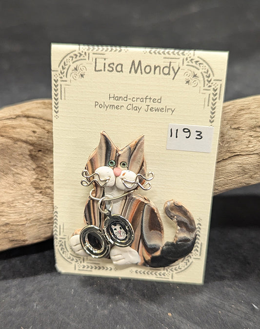 Tabby cat with locket 1193