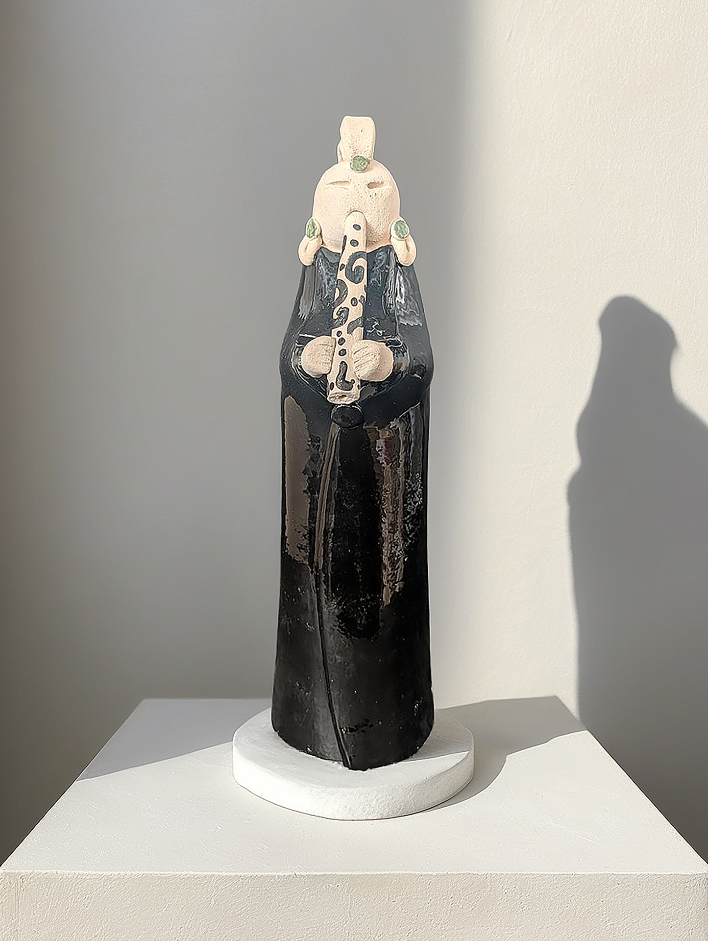 Fluted Player white & Black