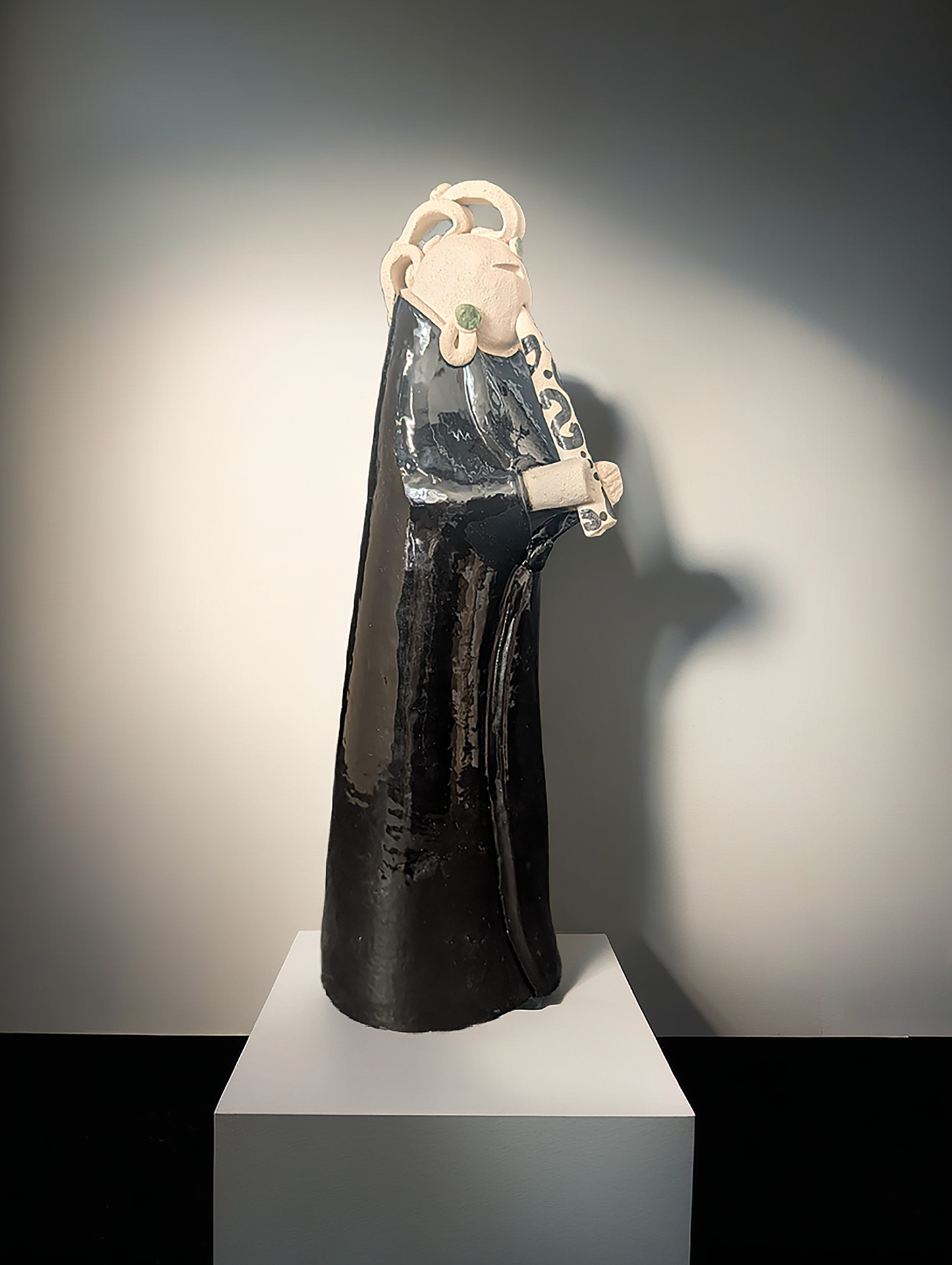 Fluted Player white & Black