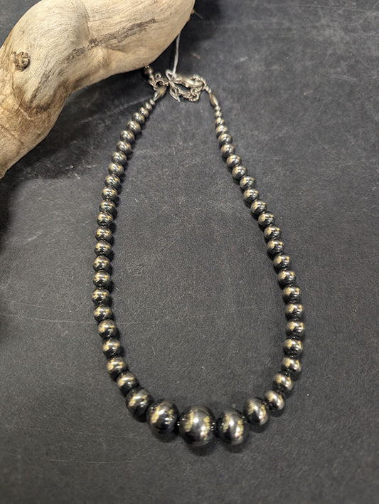 1489 Graduated Navajo Pearl necklace