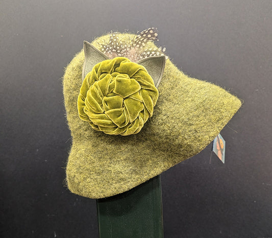 Brim Hat w/lg Flower Pin 169