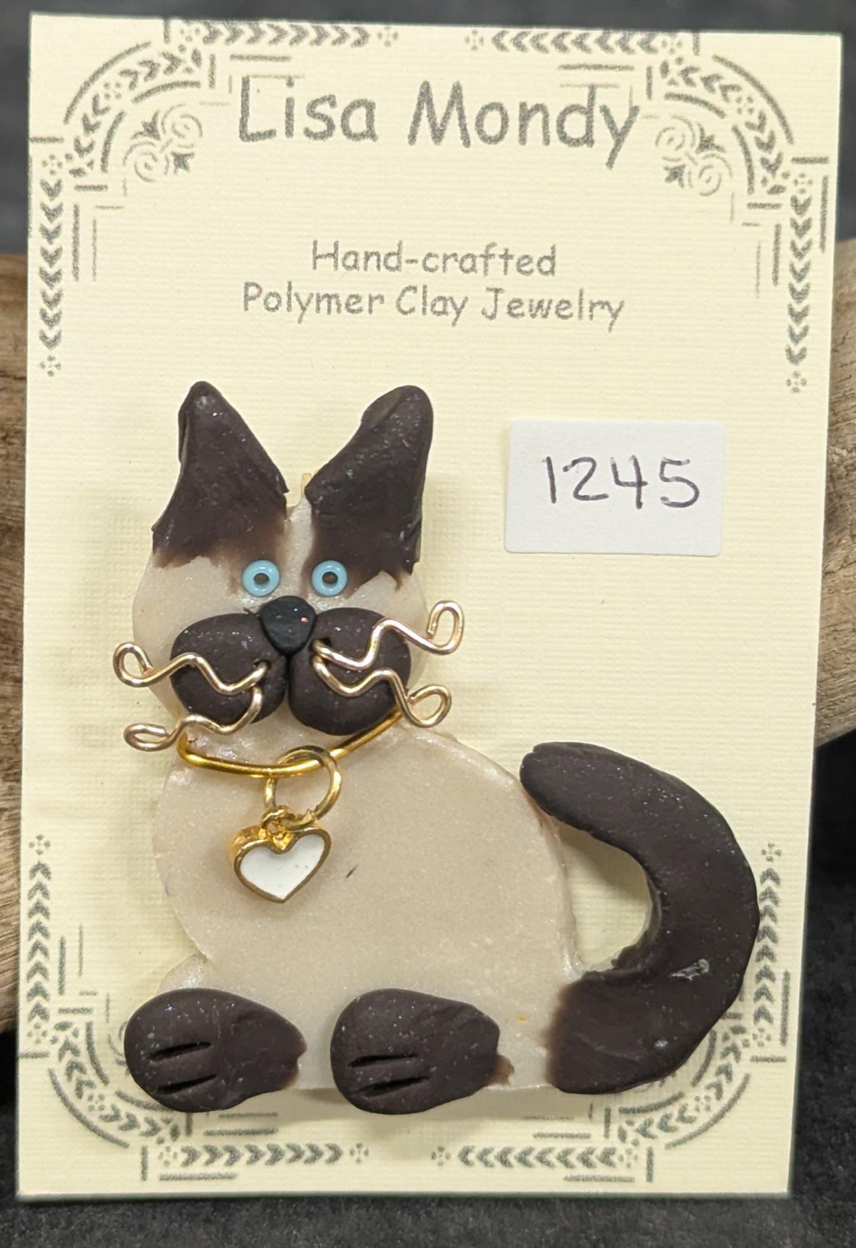 1245 Siamese cat with heart Pin