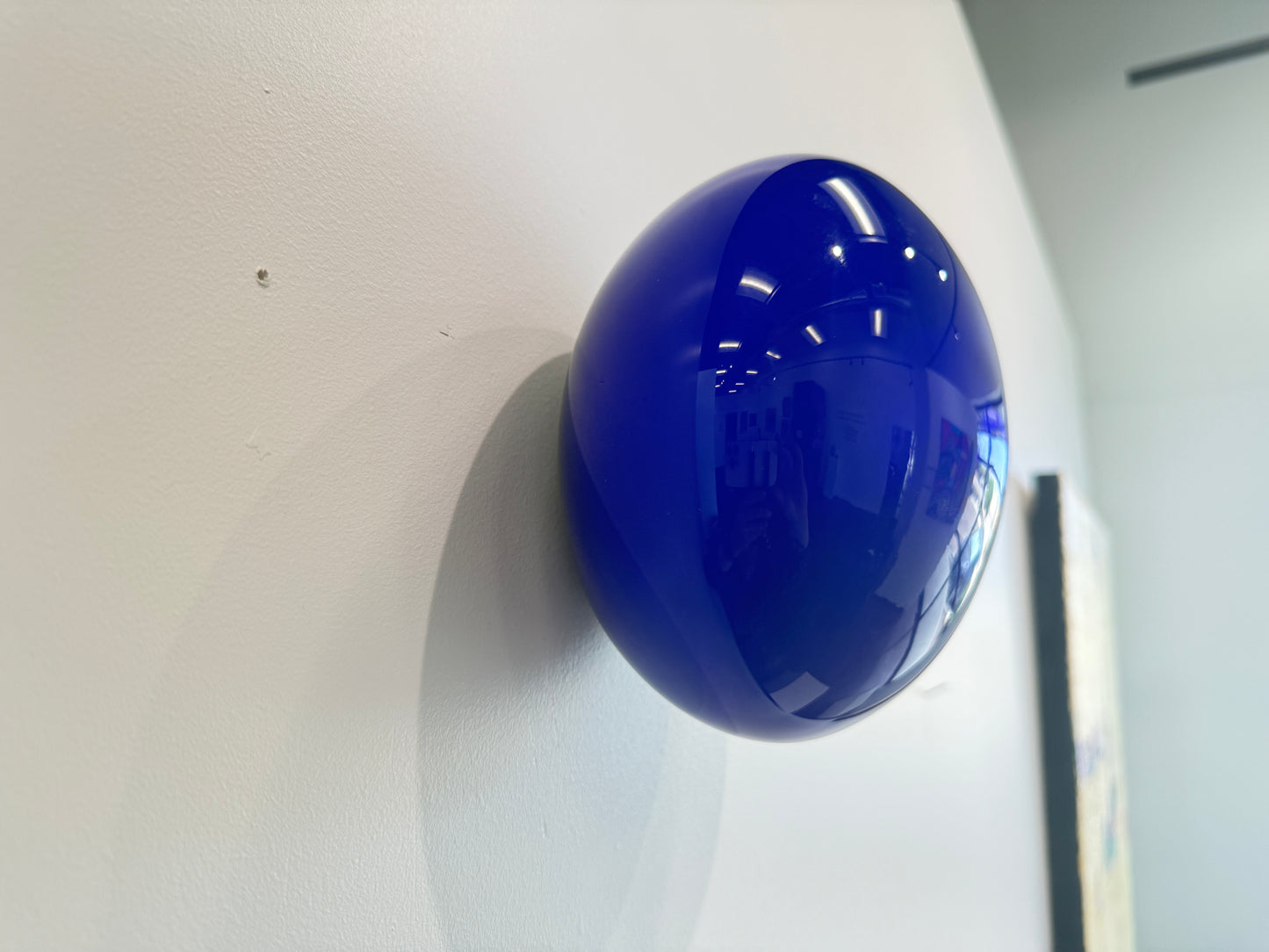 Blue Wall Dot -