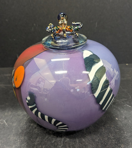 Lidded Pot w Octopus 372