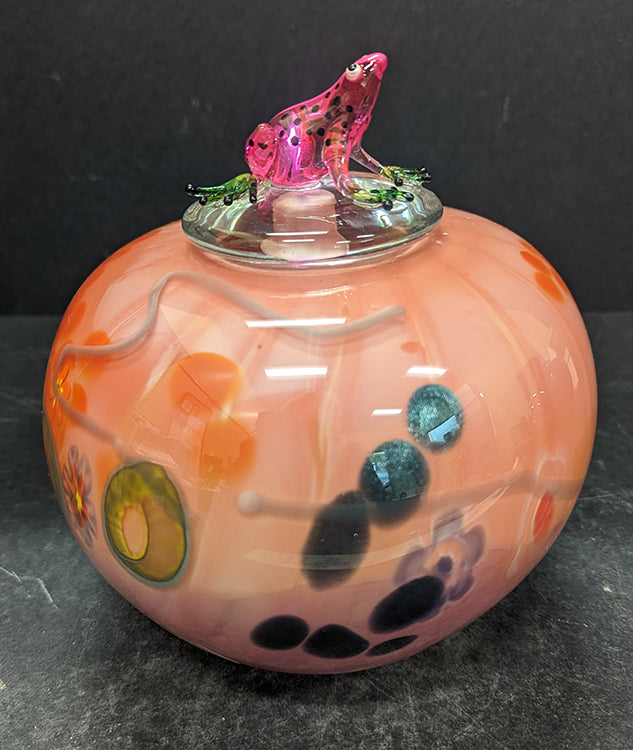 Lidded Pot w Pink Frog 378