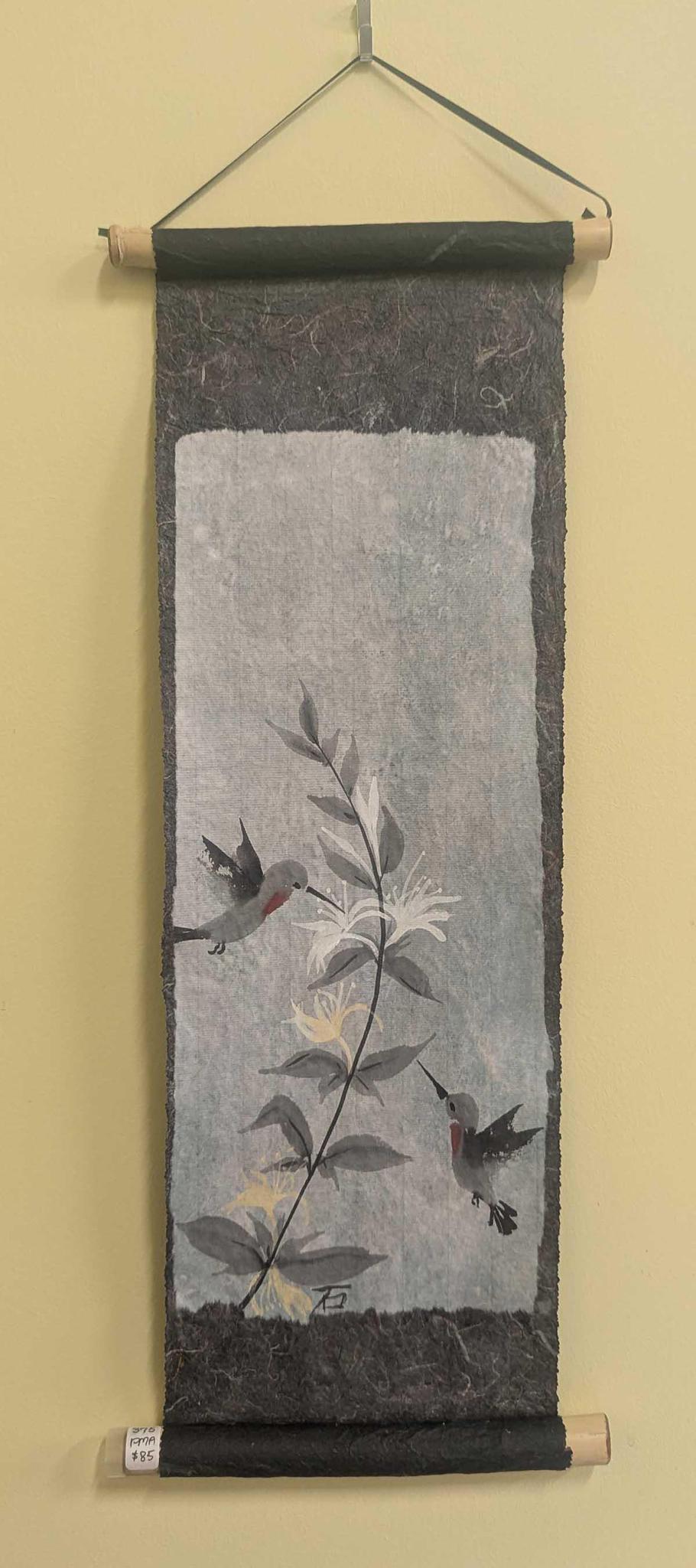 375 Hummers & Honeysuckle Scroll