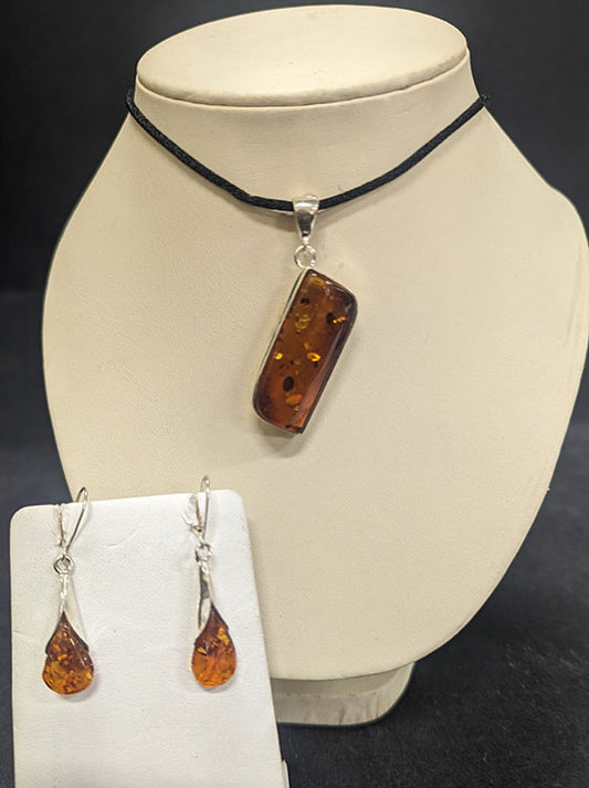 Amber Pendant & Earrings Set 696