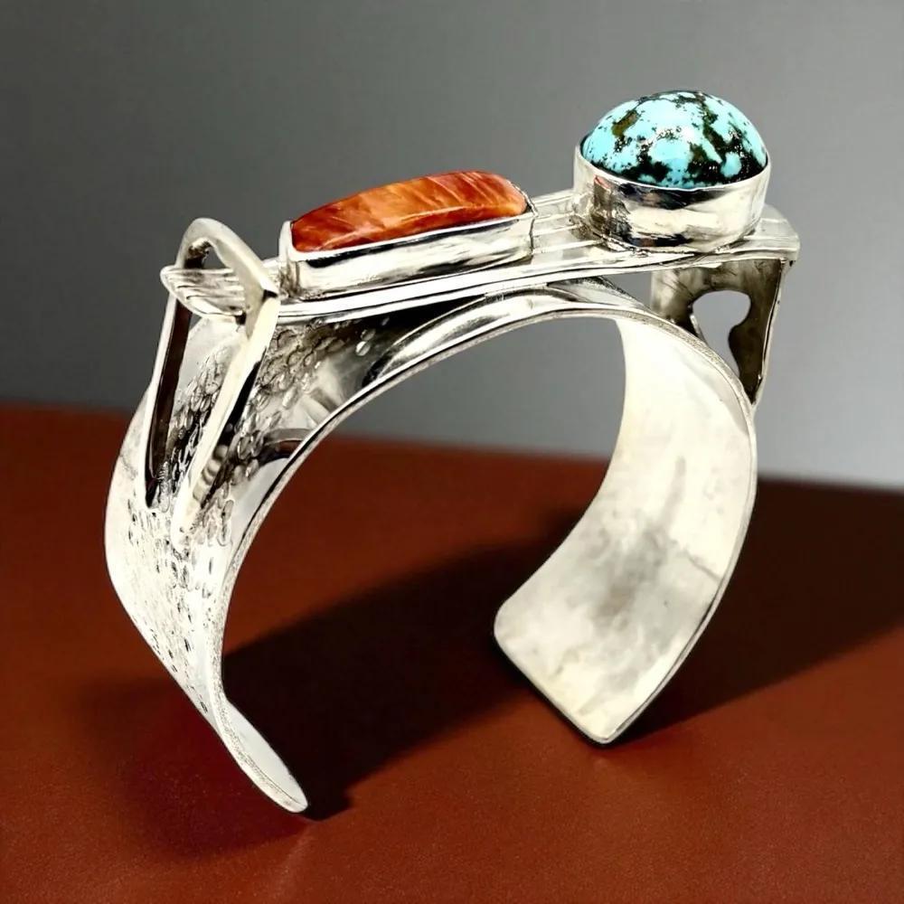 46 Spiney Oyster’s Azure Embrace of Turquoise