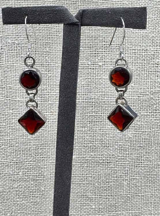 5011 Geometric Garnet Earrings