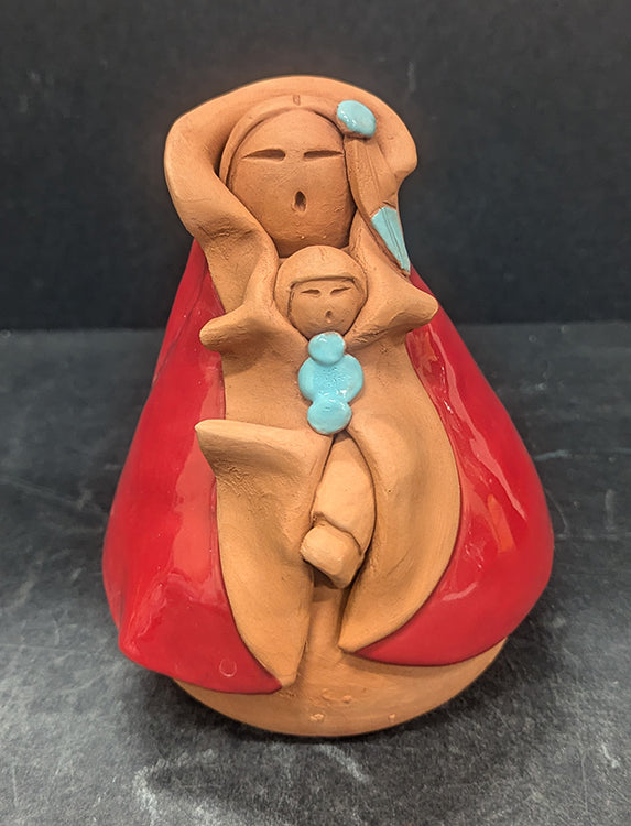 53 Mom & Kid Sitting Figure