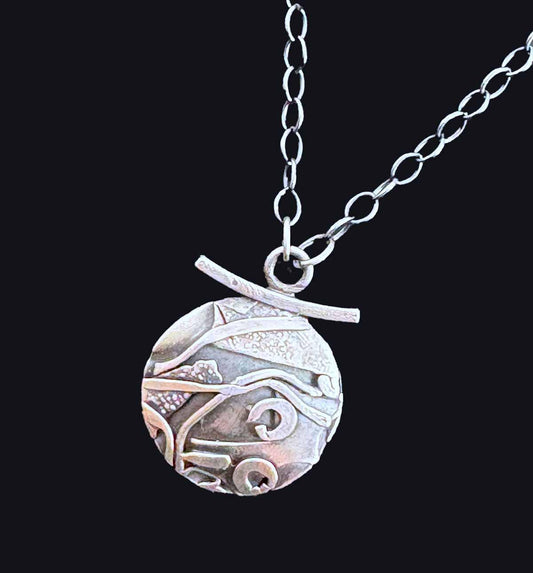 400 3/4" Round Pendant with curved top element