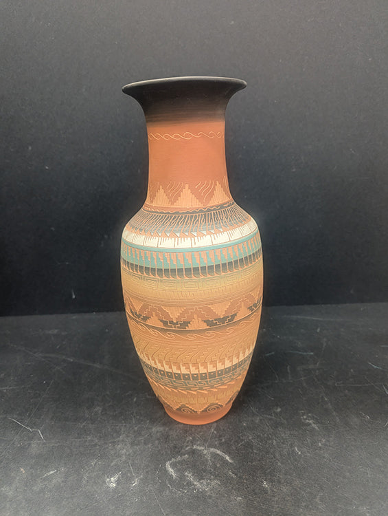 Navajo Etchwave Pottery 702