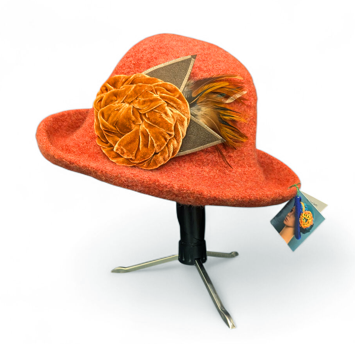 193 Brim Hat w/lg Flower Pin