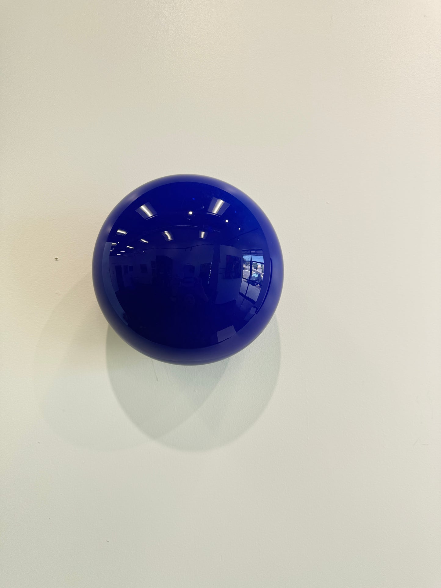 Blue Wall Dot -