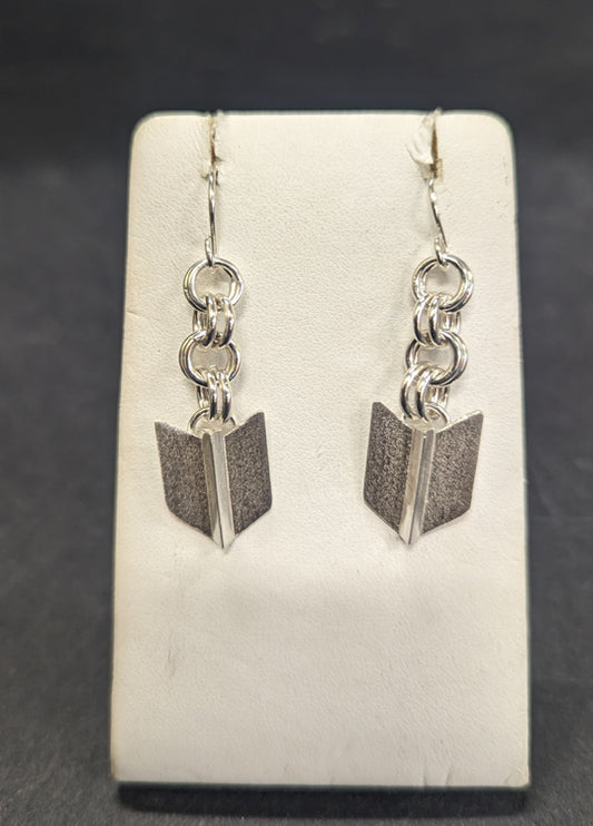 Sterling Stilver Arrow Earrings 446