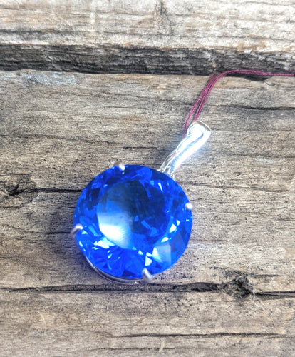 Round Blue Quartz Pendant 665 - 0 x 0 x 0