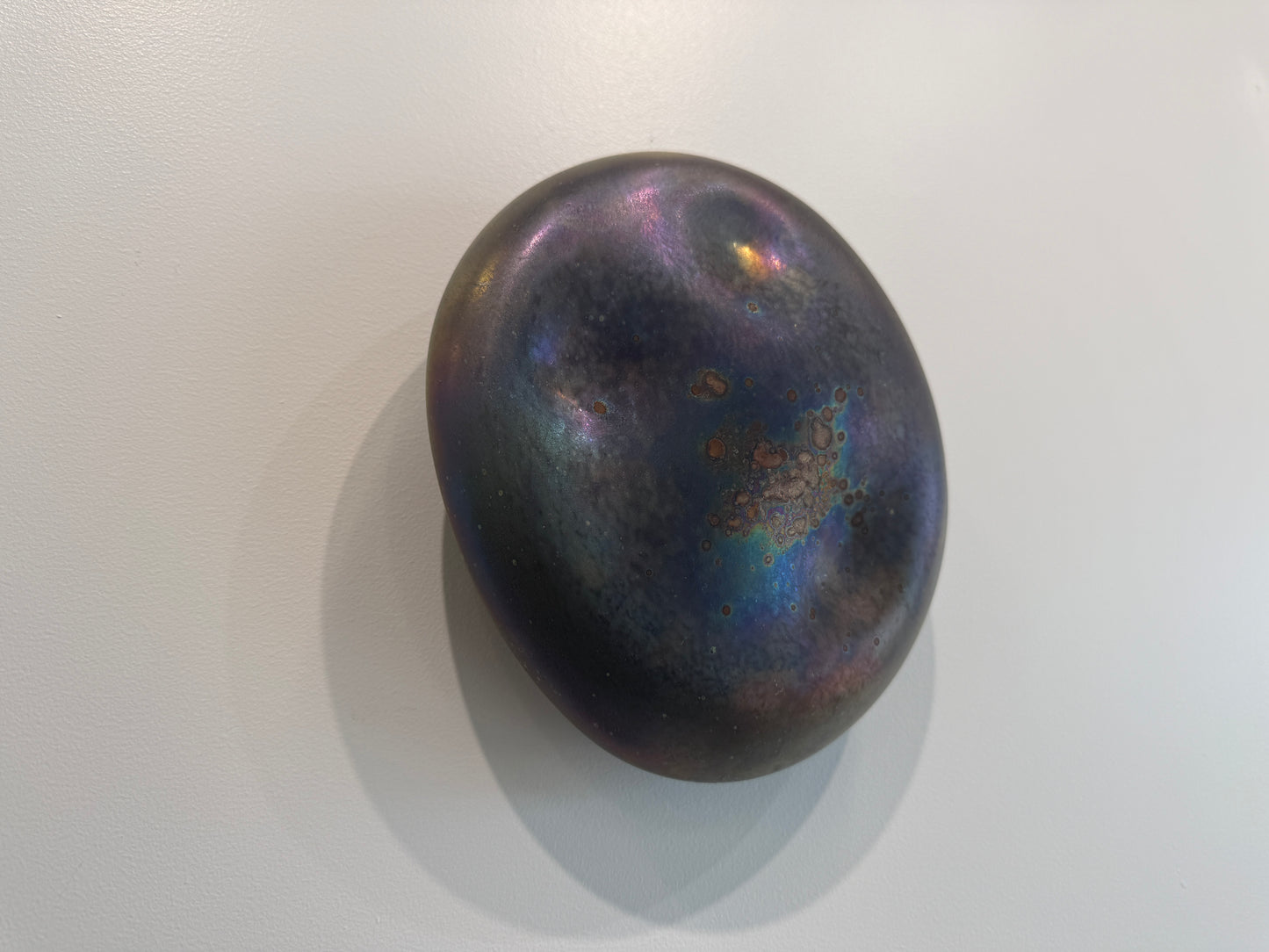 Wall Dot - Iridescent Purple