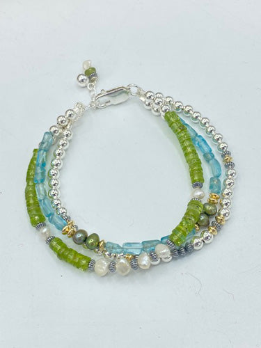 Triple bracelet. Apatite, peridot, pearl, sterling silver 4109