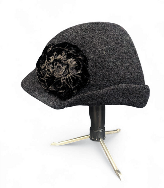 187 Cloche w/sm Flower Pin Hat