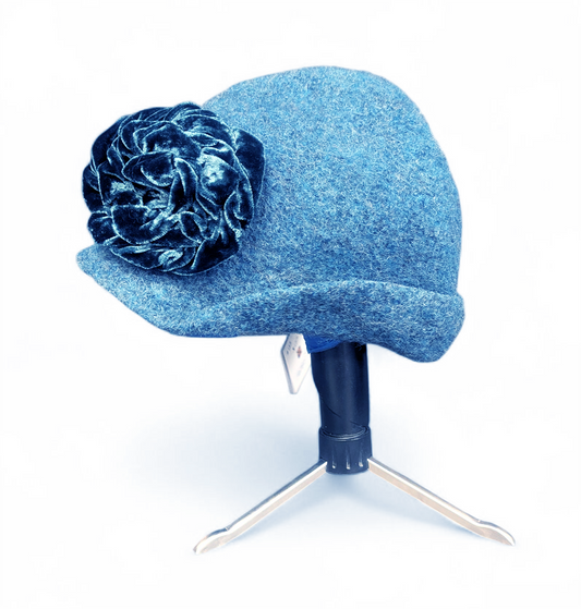188 Cloche w/sm Flower Pin Hat