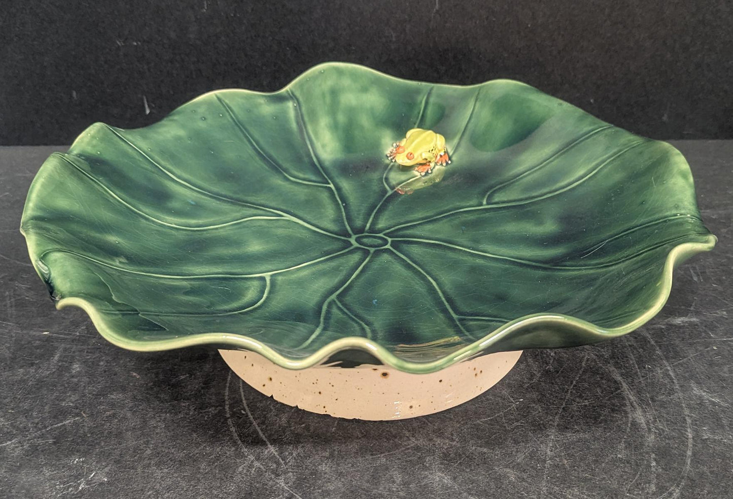 Lotus Leaf w frog bowl